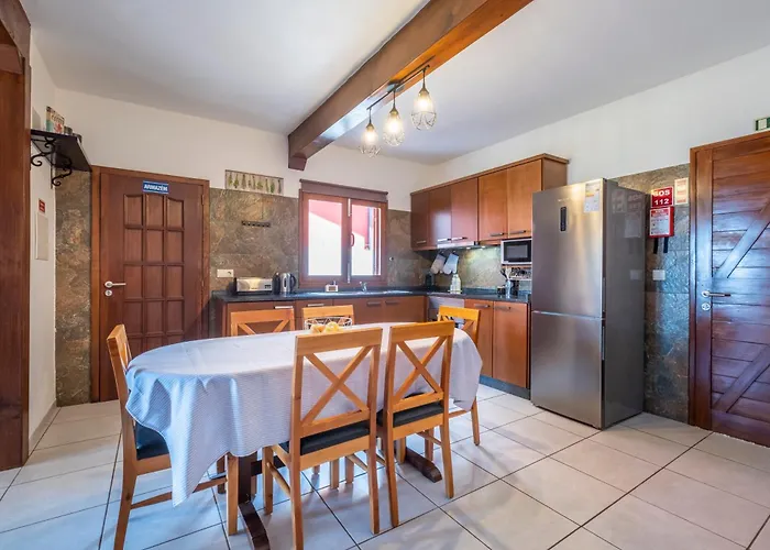 Casa Del Mar Ii By Galmi Apartment Arco de Sao Jorge